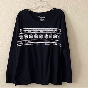Women’s Croft and Barrow Long sleeved Pajama top. XL Black & White Snowflake